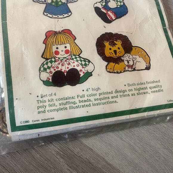 Vintage 1980 Titan Stich n Stuffems Holiday Ornaments Sewing Craft Kit No. 2012 - Picture 2 of 3